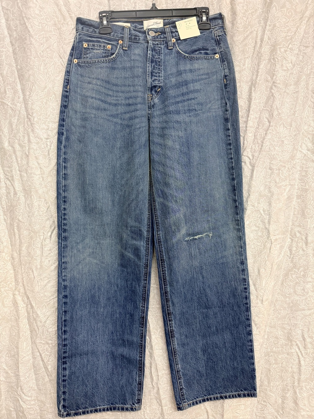 Universal Thread Medium Blue Straight-Leg Women's Jeans